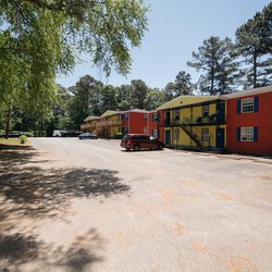 exterior view at Midwood Manor apartments Situated in the heart of the Southwest Marietta area at 2044 S Cobb Dr SE