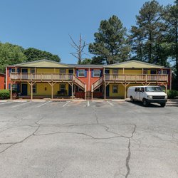 exterior view at Midwood Manor apartments Situated in the heart of the Southwest Marietta area at 2044 S Cobb Dr SE