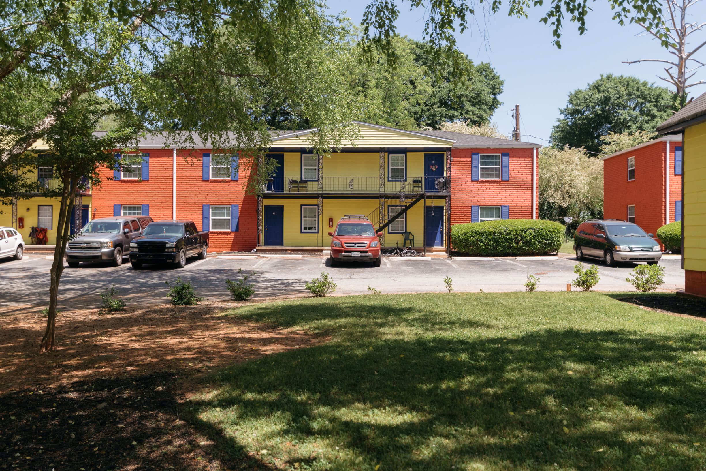 neighborhood at Midwood Manor apartments Situated in the heart of the Southwest Marietta area at 2044 S Cobb Dr SE