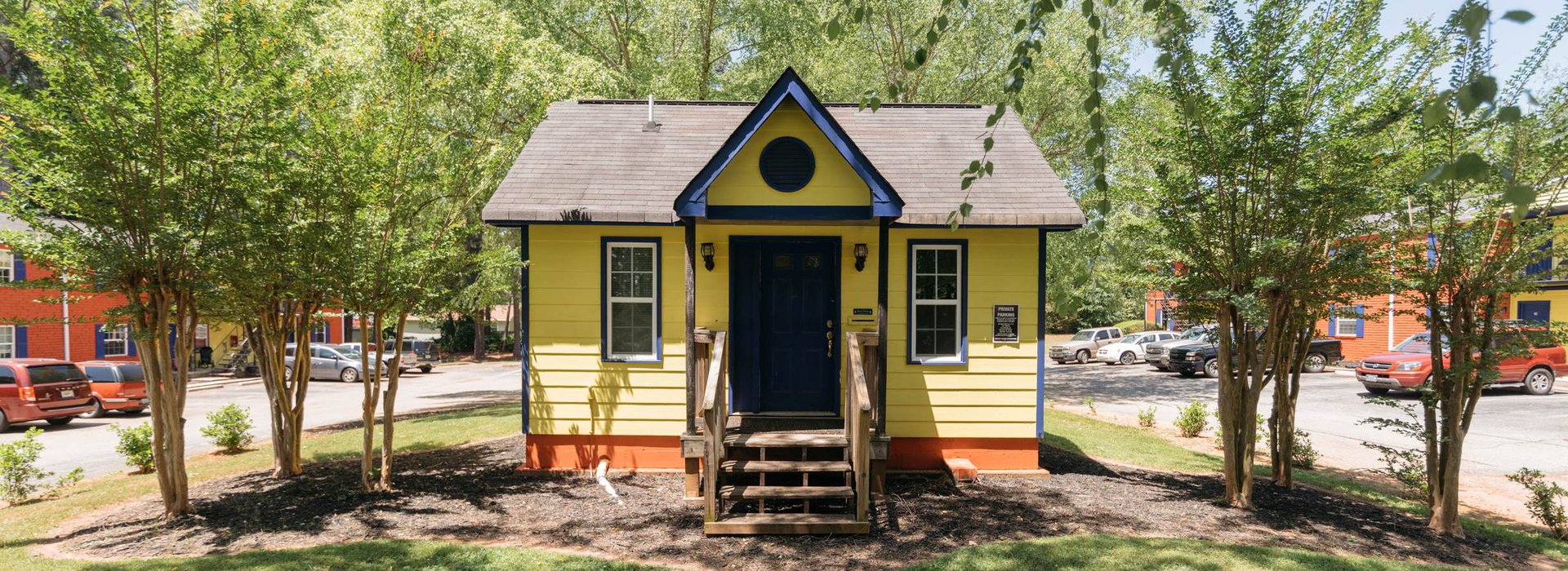 exterior view at Midwood Manor in Marietta, GA